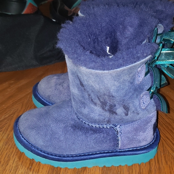 Uggs - Picture 4 of 4
